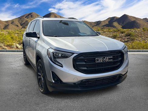 Used 2021 GMC Terrain SLT w/ Infotainment Package II FWD image 4
