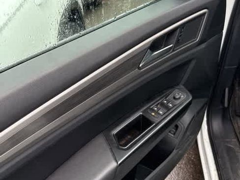 Certified 2021 Volkswagen Atlas SEL image 11