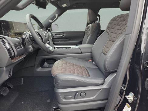 New 2026 Nissan Armada Platinum image 8