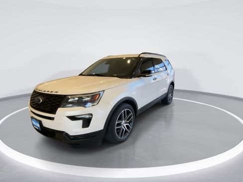 Used 2018 Ford Explorer Sport w/ Equipment Group 401A image 4