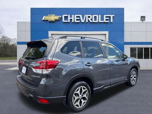 Used 2021 Subaru Forester Premium AWD/4WD image 7