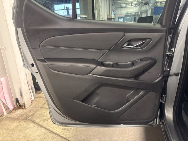 Used 2023 Chevrolet Traverse Premier FWD image 30