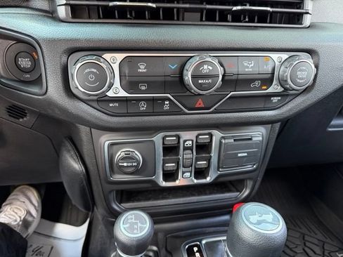 Used 2025 Jeep Wrangler Unlimited Sport AWD/4WD image 22