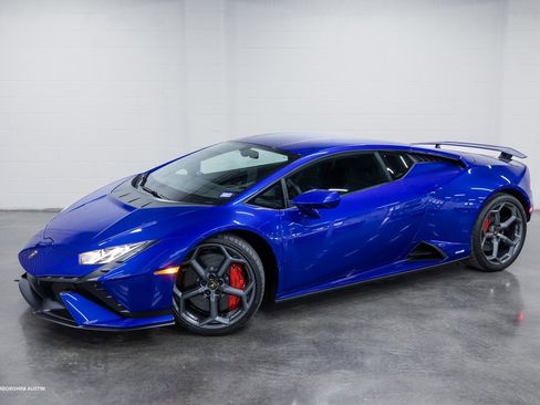 Used 2023 Lamborghini Huracan Tecnica image 4