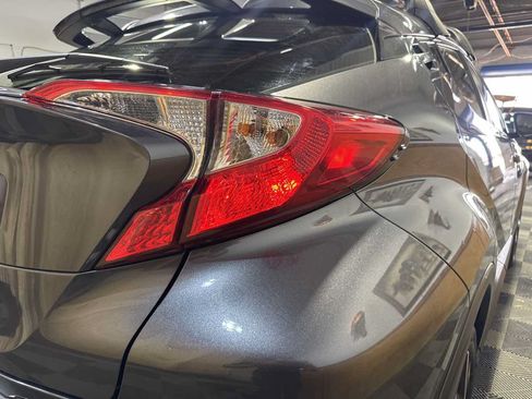Used 2020 Toyota C-HR XLE FWD image 6