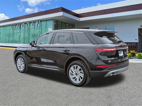 Used 2025 Lincoln Corsair Premiere image 6