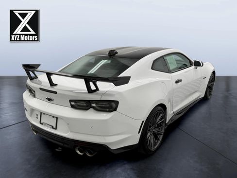Used 2022 Chevrolet Camaro ZL1 RWD image 6
