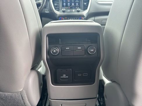 Used 2021 GMC Acadia SLT w/ LPO, Floor Liner Package image 28