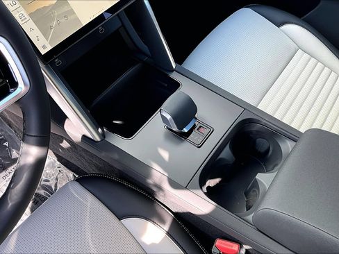 New 2026 Land Rover Discovery Sport Landmark AWD/4WD image 8