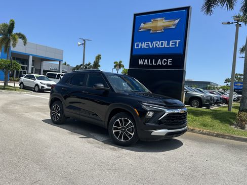 New 2025 Chevrolet TrailBlazer LT w/ Convenience Package image 1