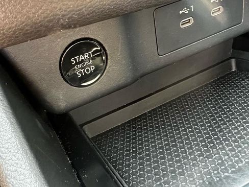 Used 2024 Nissan Rogue S AWD/4WD image 26