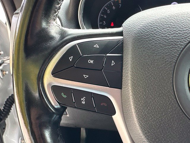 Used 2021 Jeep Grand Cherokee Laredo AWD/4WD image 28