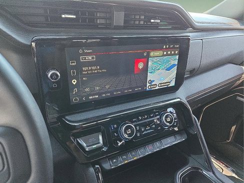 Certified 2024 GMC Sierra 1500 AT4 w/ Technology Package AWD/4WD image 7