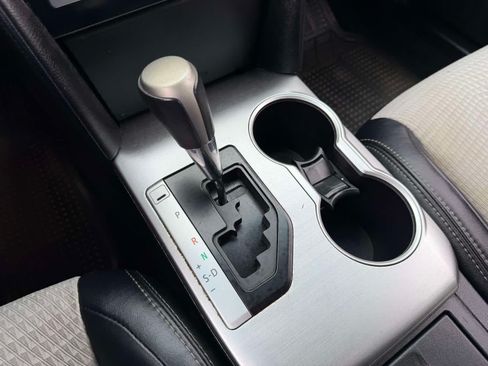 Used 2014 Toyota Camry SE FWD image 18
