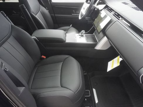 New 2026 Land Rover Range Rover SE image 23