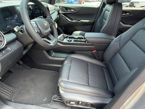 New 2027 Chevrolet Equinox LT w/ Convenience Package II FWD image 16