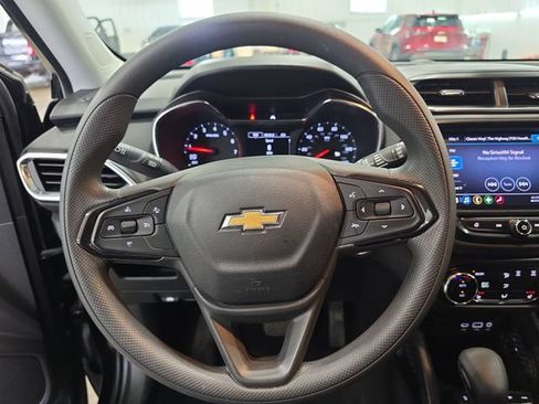 Used 2022 Chevrolet TrailBlazer LT w/ Convenience Package AWD/4WD image 18