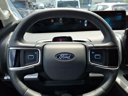 Used 2025 Ford Expedition Max Active AWD/4WD image 23
