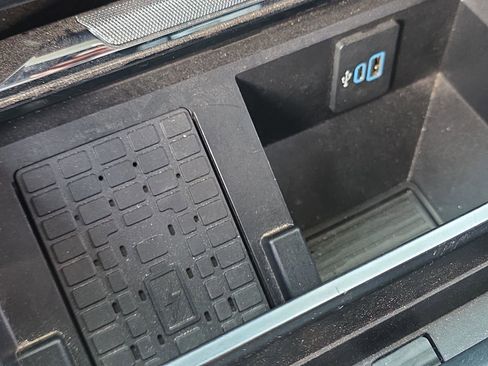 Used 2023 Ford F450 Lariat image 23