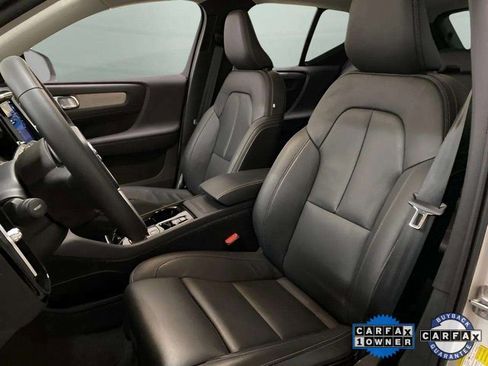 Used 2025 Volvo XC40 B5 Plus image 68