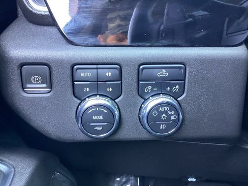Used 2023 GMC Sierra 1500 Elevation w/ X31 Off-Road Package AWD/4WD image 25