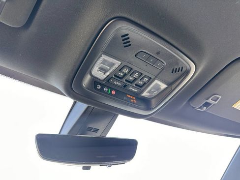 Used 2023 Chevrolet Traverse Premier AWD/4WD image 32