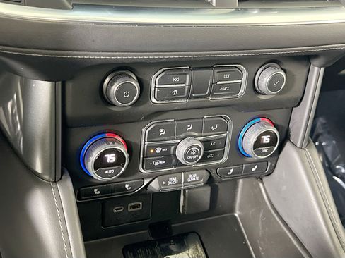 Used 2022 Chevrolet Tahoe LT image 15