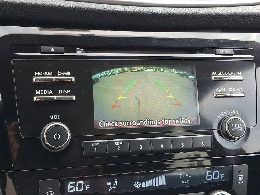 Used 2016 Nissan Rogue SV AWD/4WD image 18