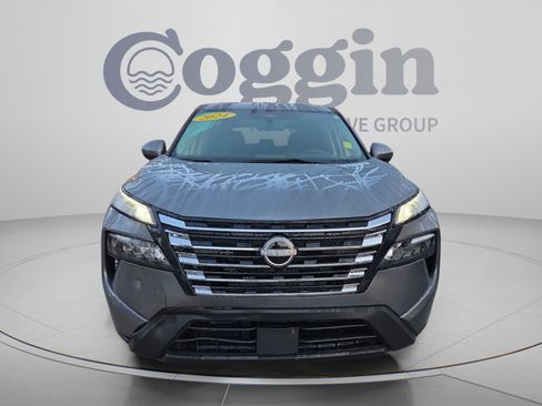Used 2024 Nissan Rogue SV FWD image 8