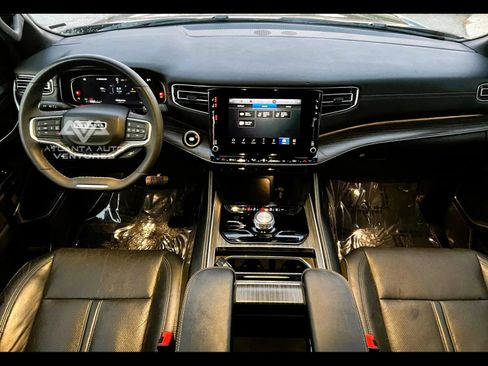 Used 2024 Jeep Wagoneer L Series II w/ Flexible Seating Group image 14