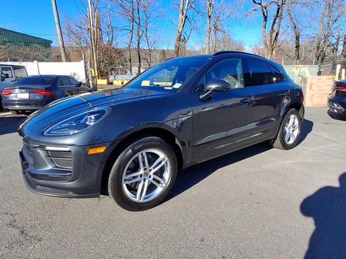 Used 2024 Porsche Macan image 4