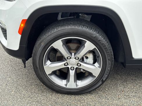 Used 2023 Jeep Grand Cherokee Limited w/ Trailer Tow Prep Group (B) image 10