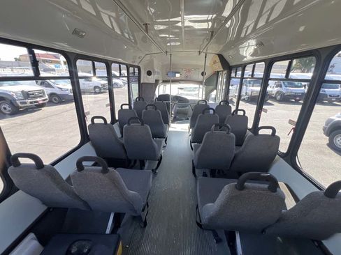 Used 2002 Ford E-450 and Econoline 450 RWD image 5