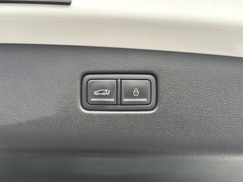 Used 2025 Genesis GV70 2.5T w/ Advanced Package AWD/4WD image 28
