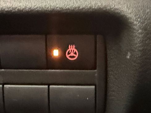 Used 2023 Nissan Kicks SR w/ SR Premium Package image 26