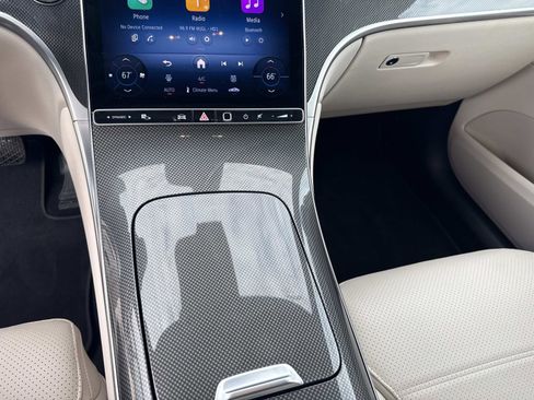 Used 2025 Mercedes-Benz GLC 300 image 28