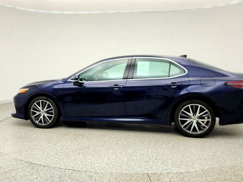 Used 2022 Toyota Camry XLE w/ Navigation Upgrade Package AWD/4WD image 8