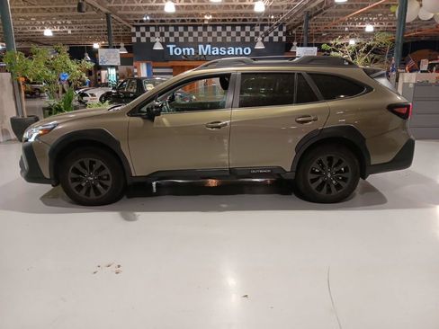 Used 2023 Subaru Outback Onyx Edition AWD/4WD image 9