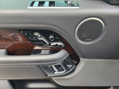 Used 2020 Land Rover Range Rover HSE image 22