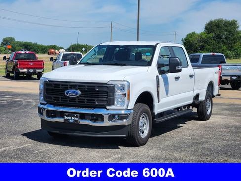 New 2026 Ford F250 XL w/ XL Chrome Package AWD/4WD image 3