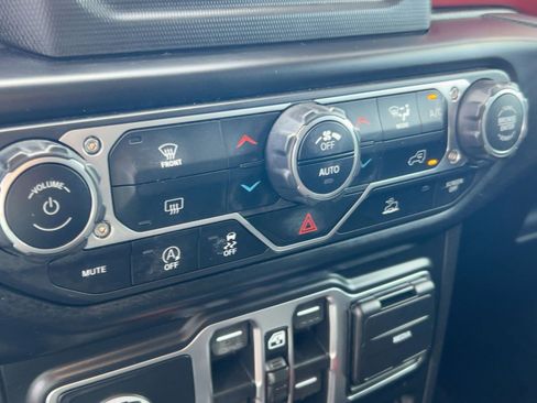 Used 2021 Jeep Gladiator Rubicon w/ Trailer Tow Package image 17