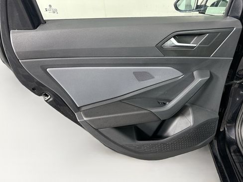 Used 2025 Volkswagen Jetta SE FWD image 25