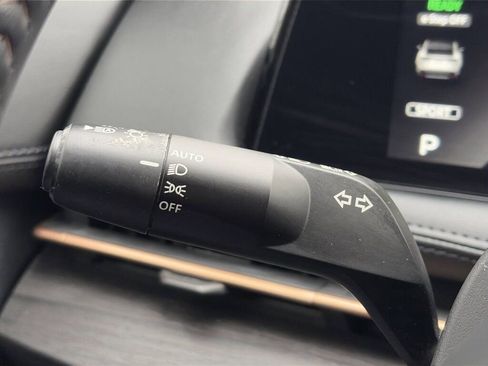 Certified 2023 Nissan Ariya FWD image 17