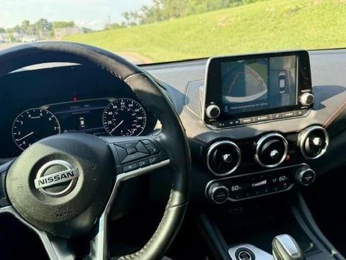Used 2023 Nissan Sentra SR w/ SR Premium Package FWD image 11