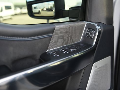 Used 2025 Ford F250 Platinum w/ Tremor Off-Road Package image 24