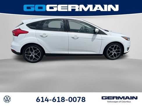 Used 2018 Ford Focus SEL w/ Cold Weather Package FWD image 9