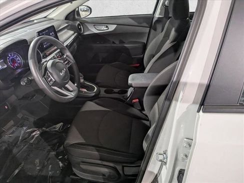 Used 2022 Kia Forte LXS image 22