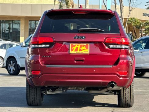 Used 2022 Jeep Grand Cherokee Laredo X AWD/4WD image 4