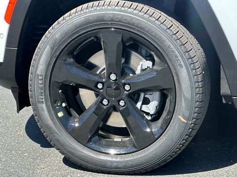 New 2025 Jeep Grand Cherokee L Limited w/ Luxury Tech Group II image 27