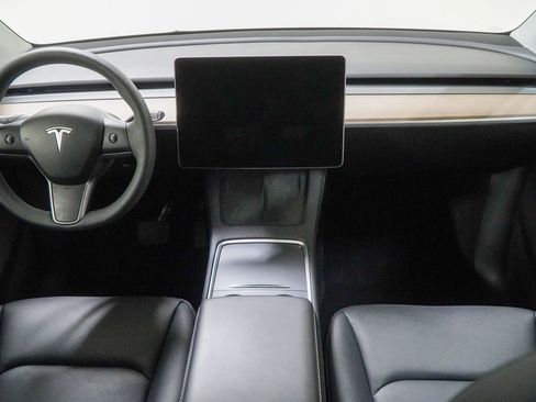 Used 2024 Tesla Model Y Long Range AWD/4WD image 28